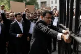 Protest outside a Gujarat court against new filing rules.