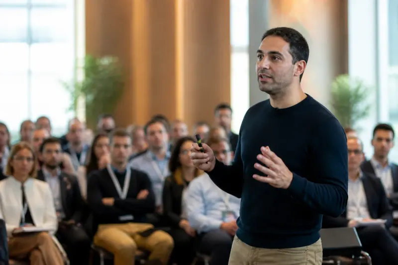 Nico Waisman speaking at a cybersecurity conference