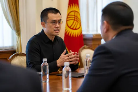 Changpeng Zhao discusses crypto in a Kyrgyzstan meeting.