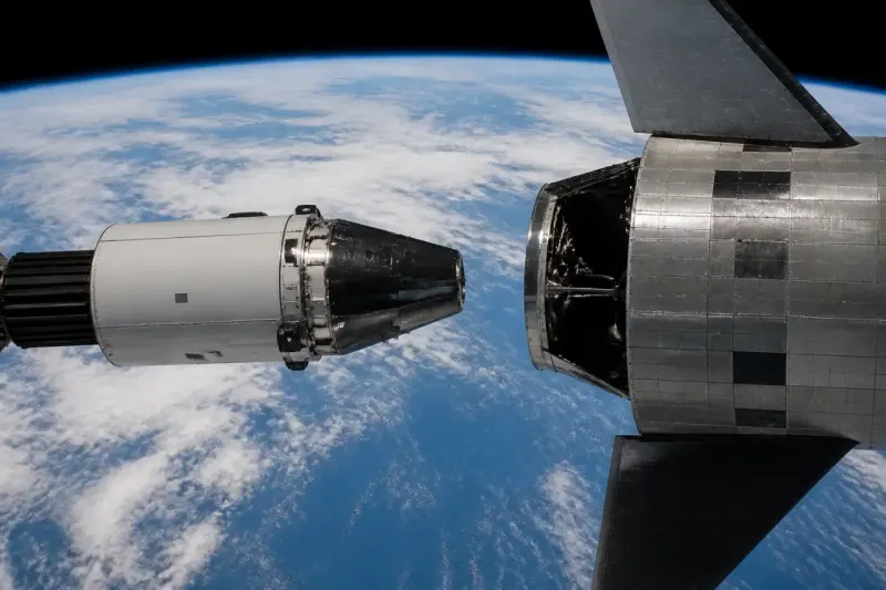 Starship Version 3 docking with Orion spacecraft.